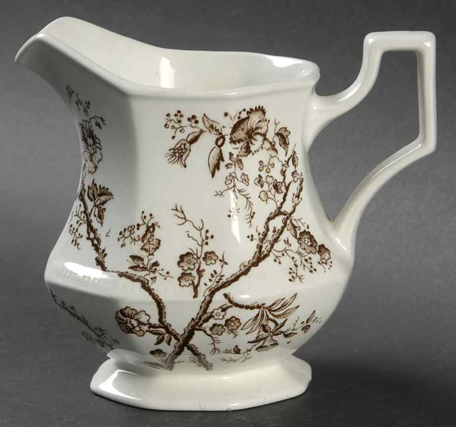Hyde Park Brown (Heritage) Creamer by Johnson Brothers-1
