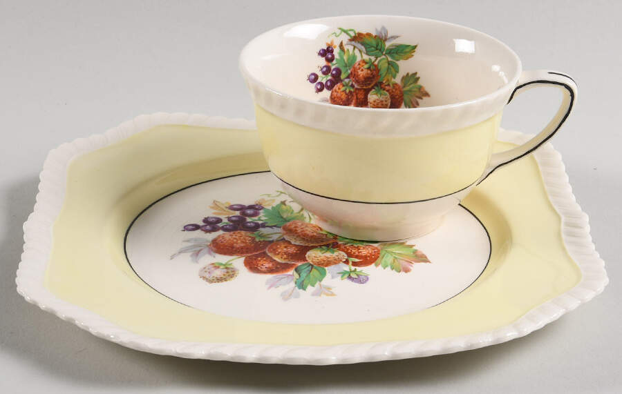 California Snack Plate & Cup Set by Johnson Brothers-1