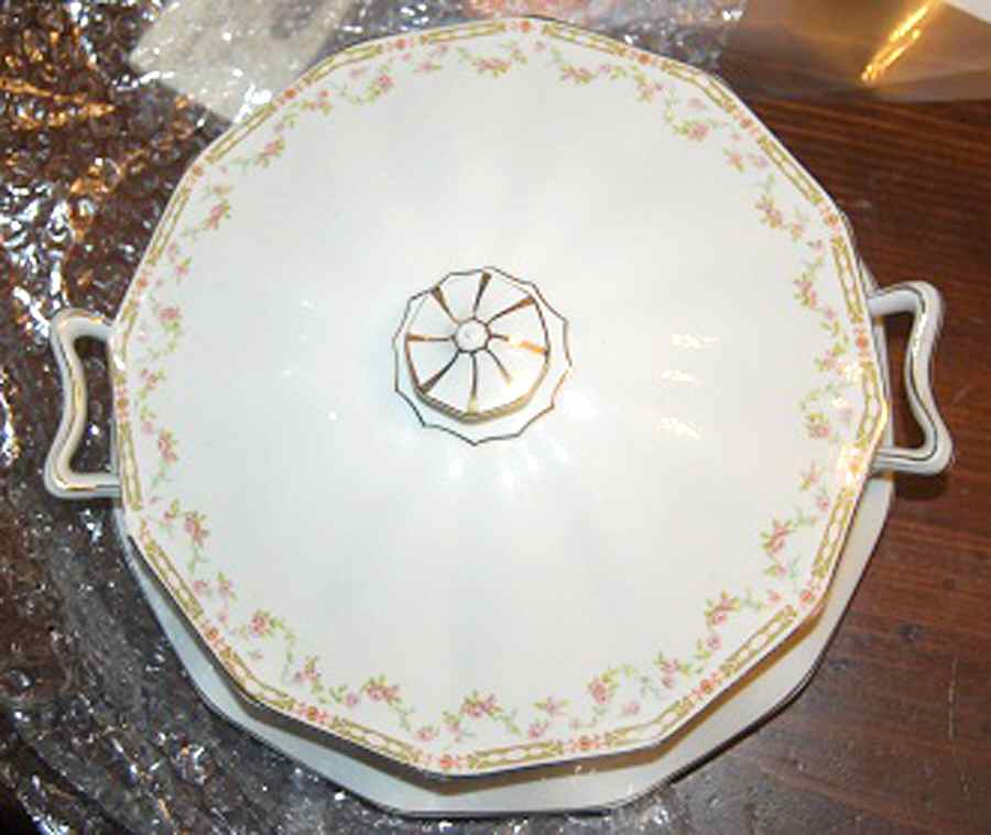 JB105 Round Covered Vegetable by Johnson Brothers-1