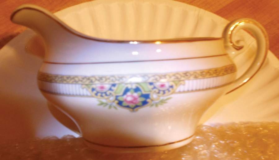 JB126 Creamer by Johnson Brothers-1