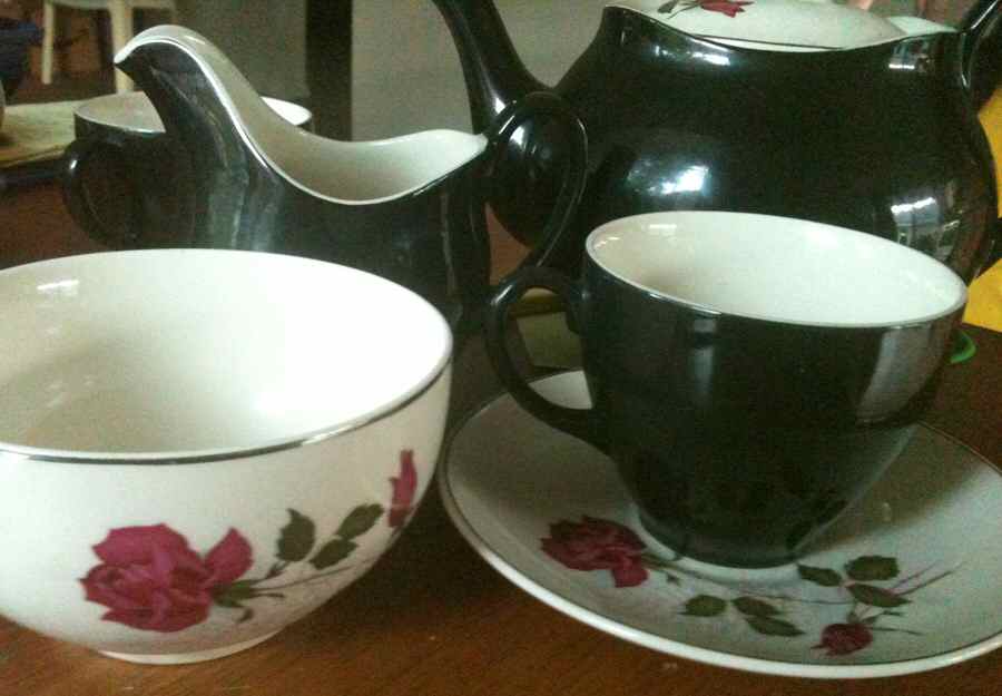 JB141 Flat Cup & Saucer Set by Johnson Brothers-1