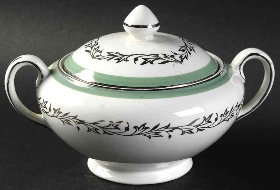 JB142 Sugar Bowl & Lid by Johnson Brothers-1