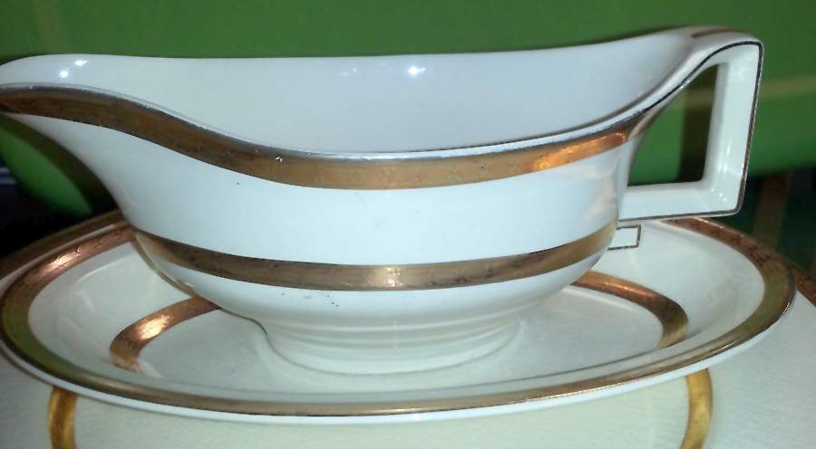 JB144 Gravy Boat with Attached Underplate by Johnson Brothers-1