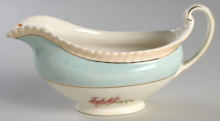 Yeovil Gravy Boat by Johnson Brothers-1