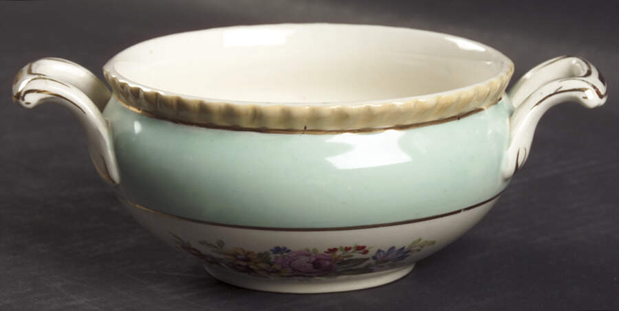 Yeovil Sugar Bowl No Lid by Johnson Brothers-1
