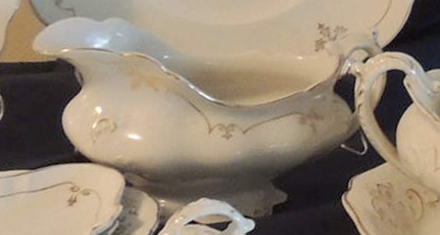 JB190 Gravy Boat by Johnson Brothers-1