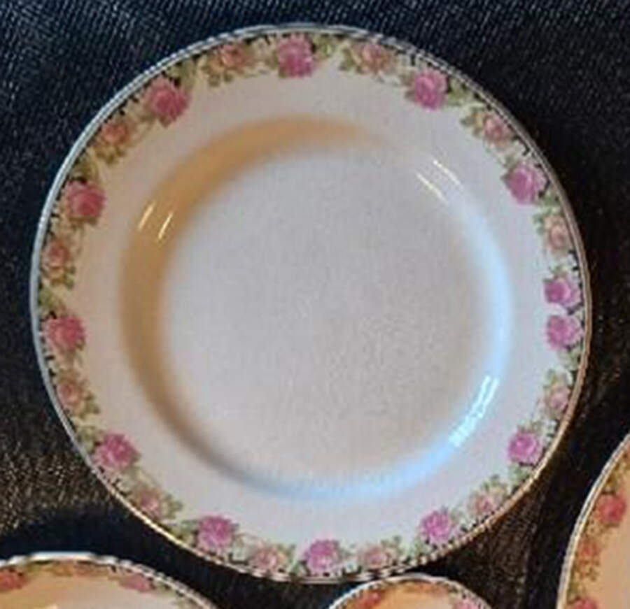 JB233 Dessert/Pie Plate by Johnson Brothers-1