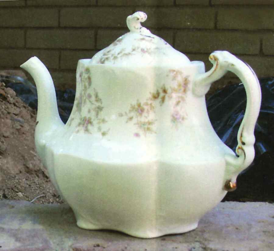JB246 Teapot & Lid by Johnson Brothers-1