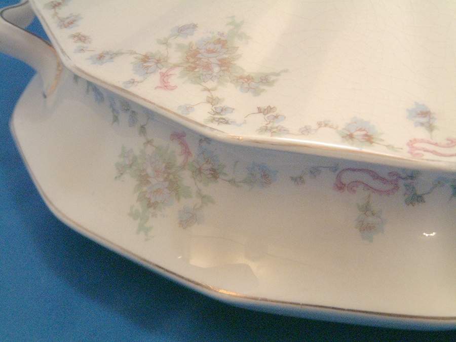 JB276 Octagonal Covered Vegetable by Johnson Brothers-1