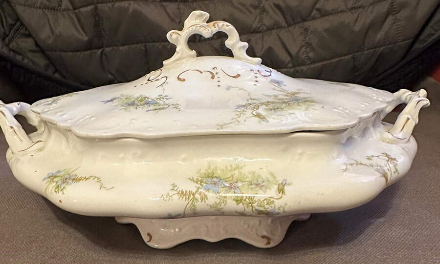JB291 Oval Covered Vegetable by Johnson Brothers-1