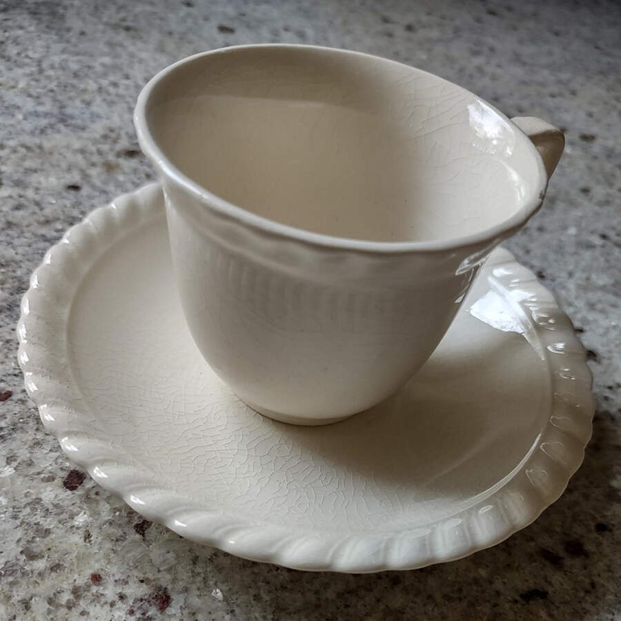 JB305 Flat Demitasse Cup & Saucer Set by Johnson Brothers-1