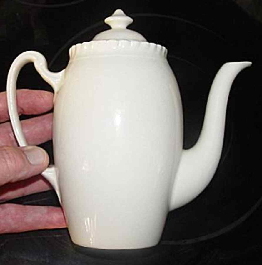 JB305 Mini Coffee Pot & Lid by Johnson Brothers-1