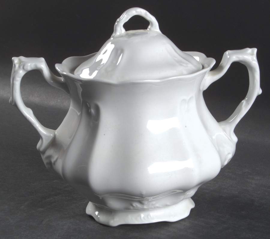JB306 Oversize Sugar Bowl & Lid by Johnson Brothers-1