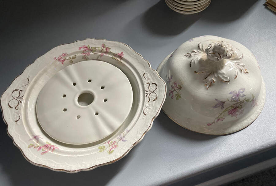 JB307 Round Covered Butter with Strainer by Johnson Brothers-1