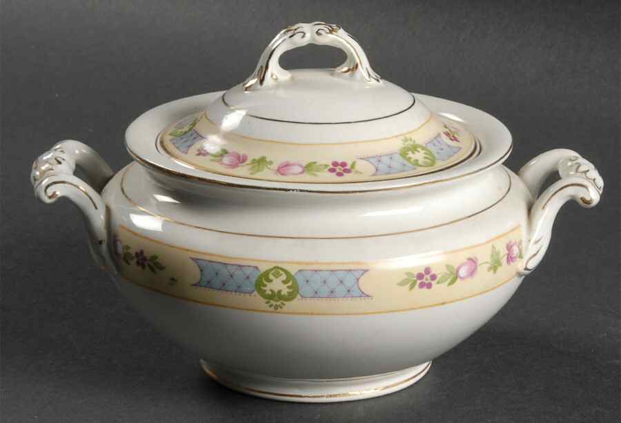 JB57 Sugar Bowl & Lid by Johnson Brothers-1