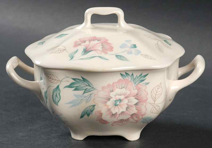 Lynton (Newer) Sugar Bowl & Lid by Johnson Brothers-1