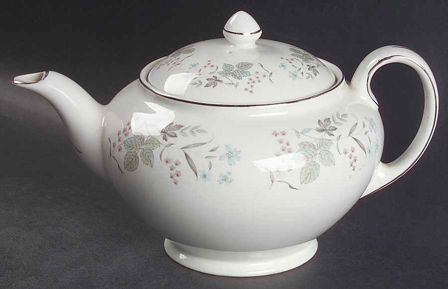 Lynton (Older, Snowhite) Teapot & Lid by Johnson Brothers-1