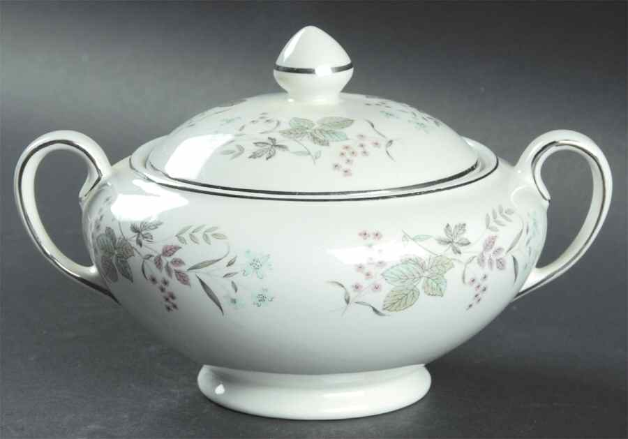 Lynton (Older, Snowhite) Sugar Bowl & Lid by Johnson Brothers-1