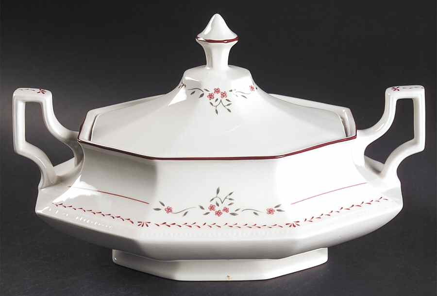 Madison (Heritage Octagonal) Oval Covered Vegetable by Johnson Brothers-1