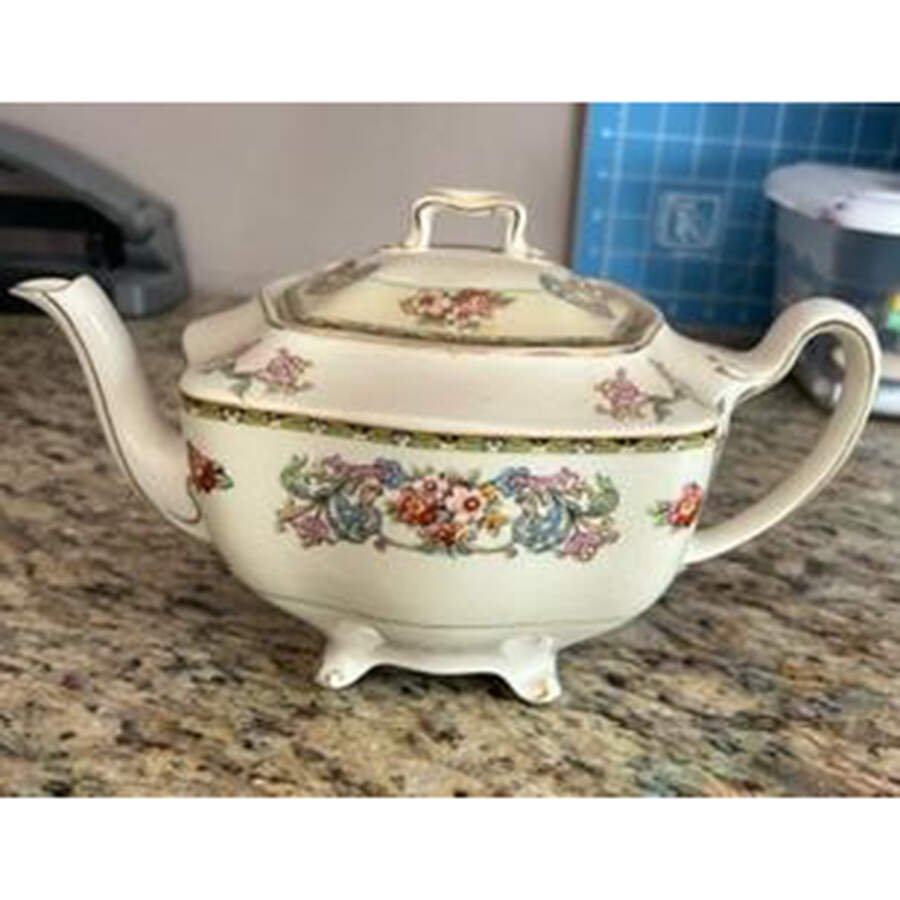 Malaga Teapot & Lid by Johnson Brothers-1