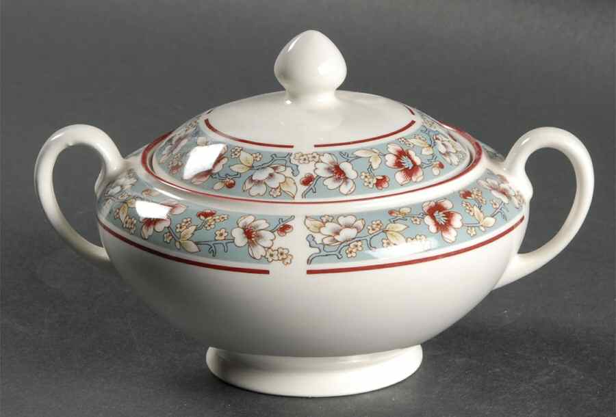Malvern (Blue Rim) Sugar Bowl & Lid by Johnson Brothers-1