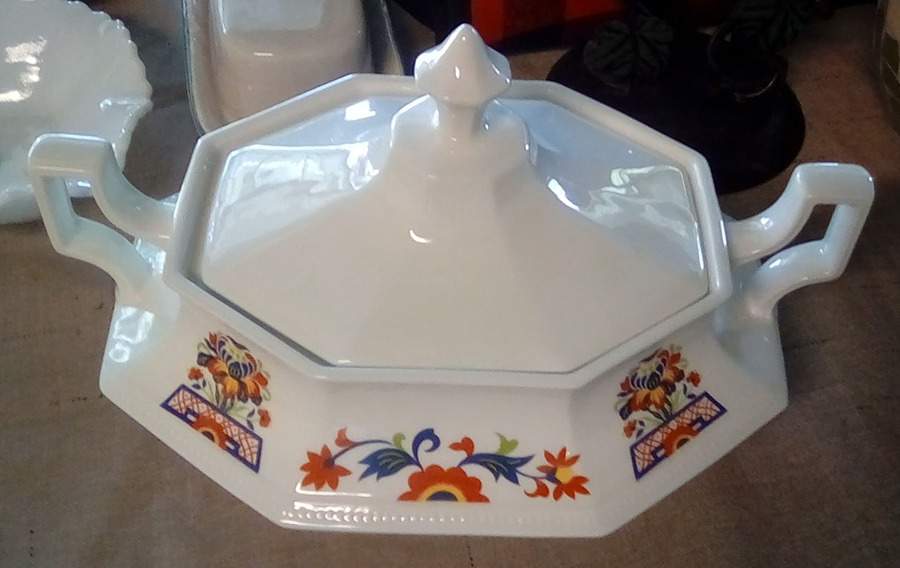 Ming Oval Covered Vegetable by Johnson Brothers-1
