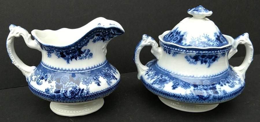 Montana (Flow Blue) Sugar Bowl & Lid by Johnson Brothers-1