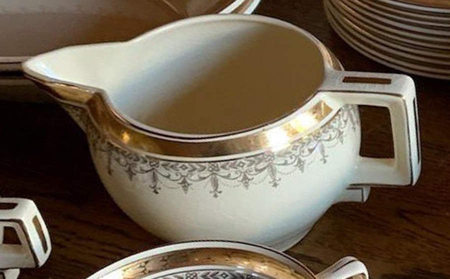 Netherlands Creamer by Johnson Brothers-1