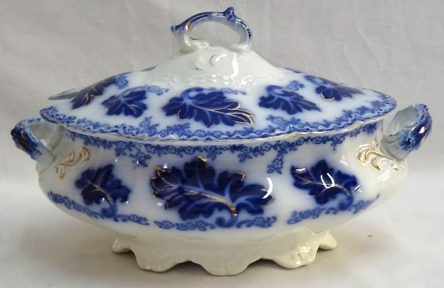 Normandy (Flow Blue) Sauce Boat & Lid by Johnson Brothers-1