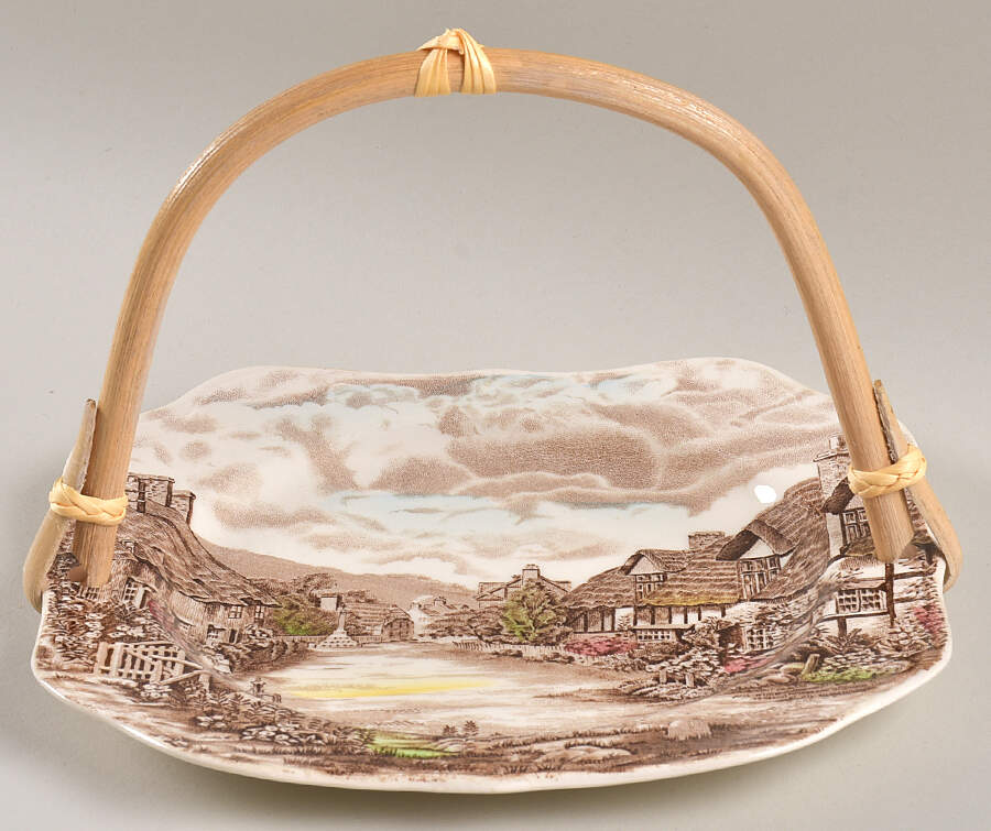 Olde English Countryside Brown Multicolor 5 3/8"-5 5/8" Bamboo Handled Serving Plate  HC by Johnson Brothers-1