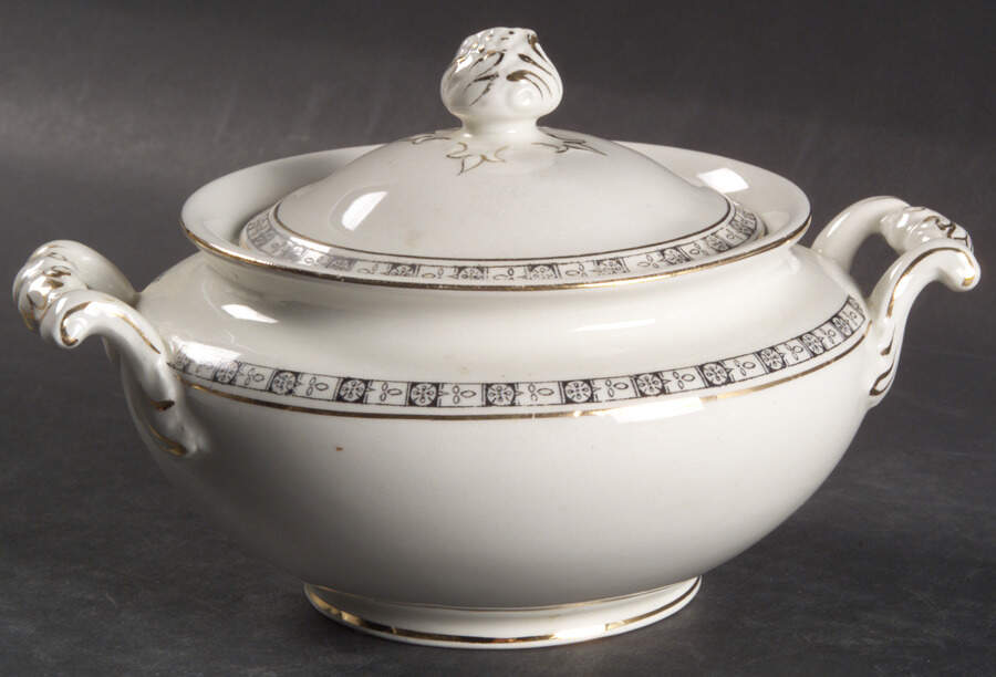 The Orkney Sugar Bowl & Lid by Johnson Brothers-1