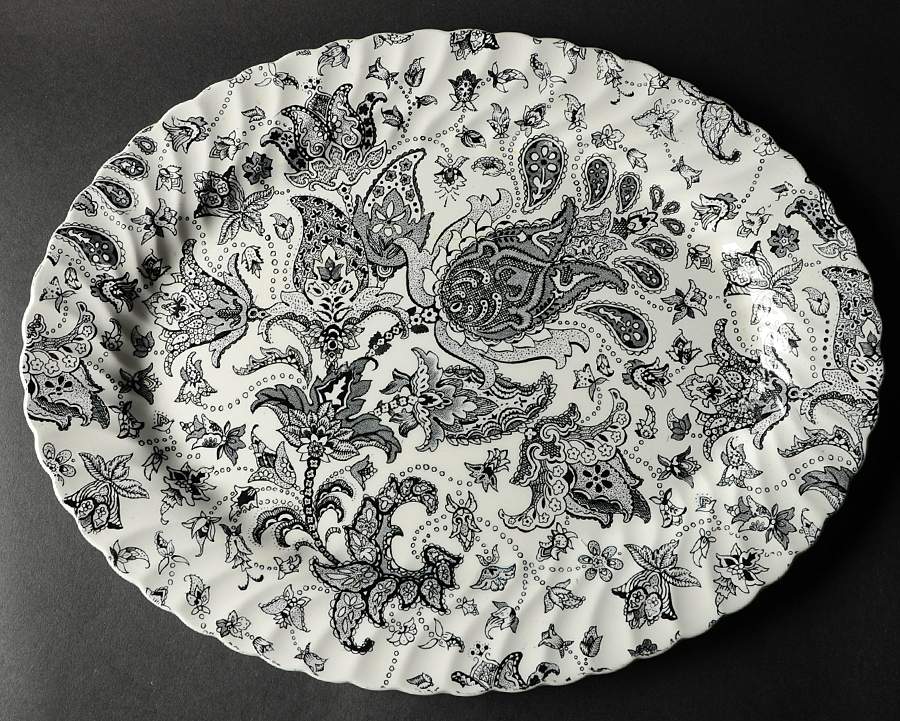 Paisley Black 13" Oval Serving Platter by Johnson Brothers-1
