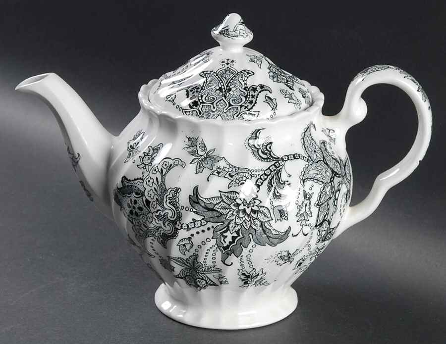 Paisley Black Teapot & Lid by Johnson Brothers-1