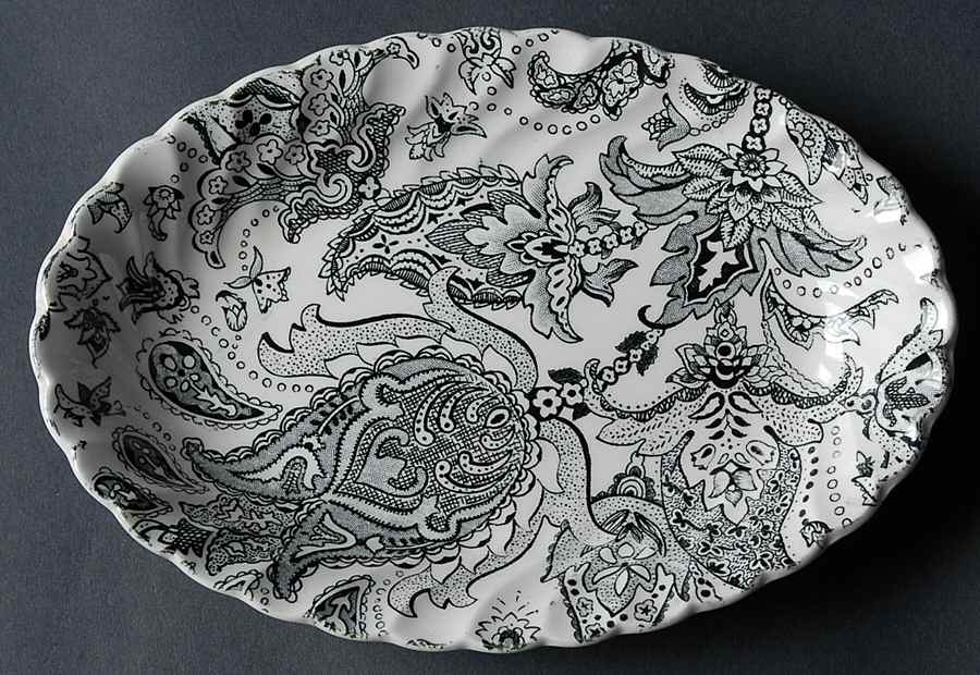 Paisley Black Relish/Gravy Underplate by Johnson Brothers-1