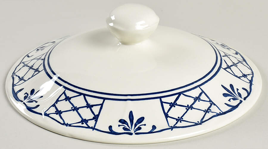 Provincial (Scalloped Edge) Lid for Round Vegetable by Johnson Brothers-1