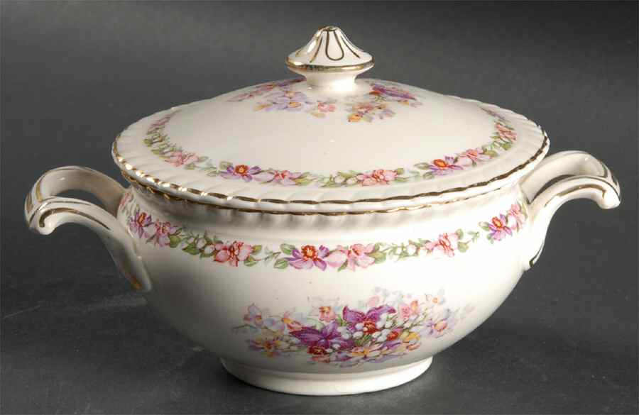 Queen's Bouquet Sugar Bowl & Lid by Johnson Brothers-1