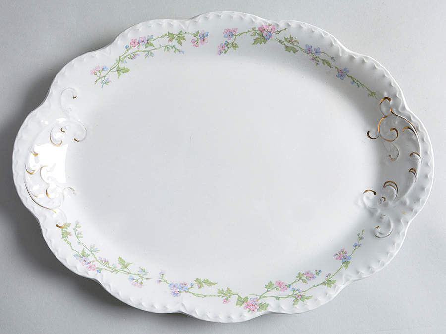 The Regent 14" Oval Serving Platter by Johnson Brothers-1