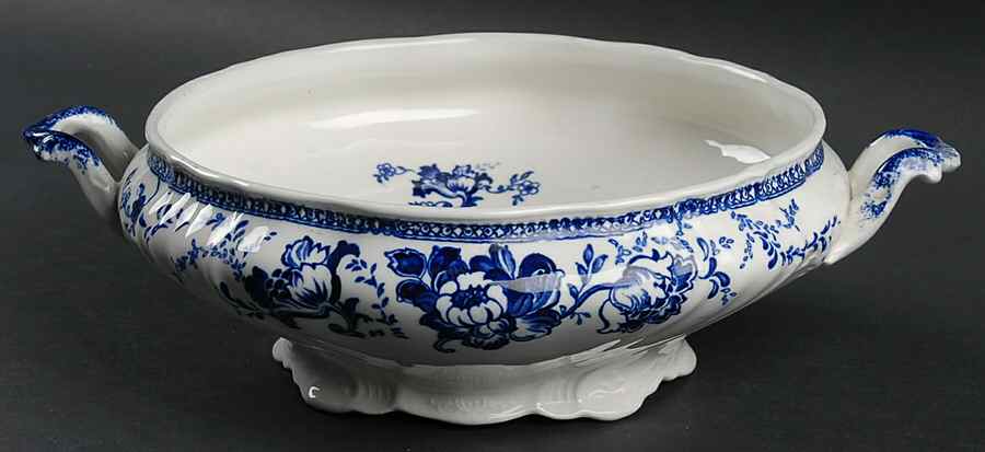 Richmond (Flow Blue, No Gold Accent) Round Vegetable No Lid by Johnson Brothers-1