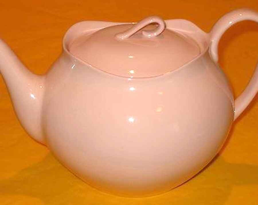 Rose Cloud Teapot & Lid by Johnson Brothers-1