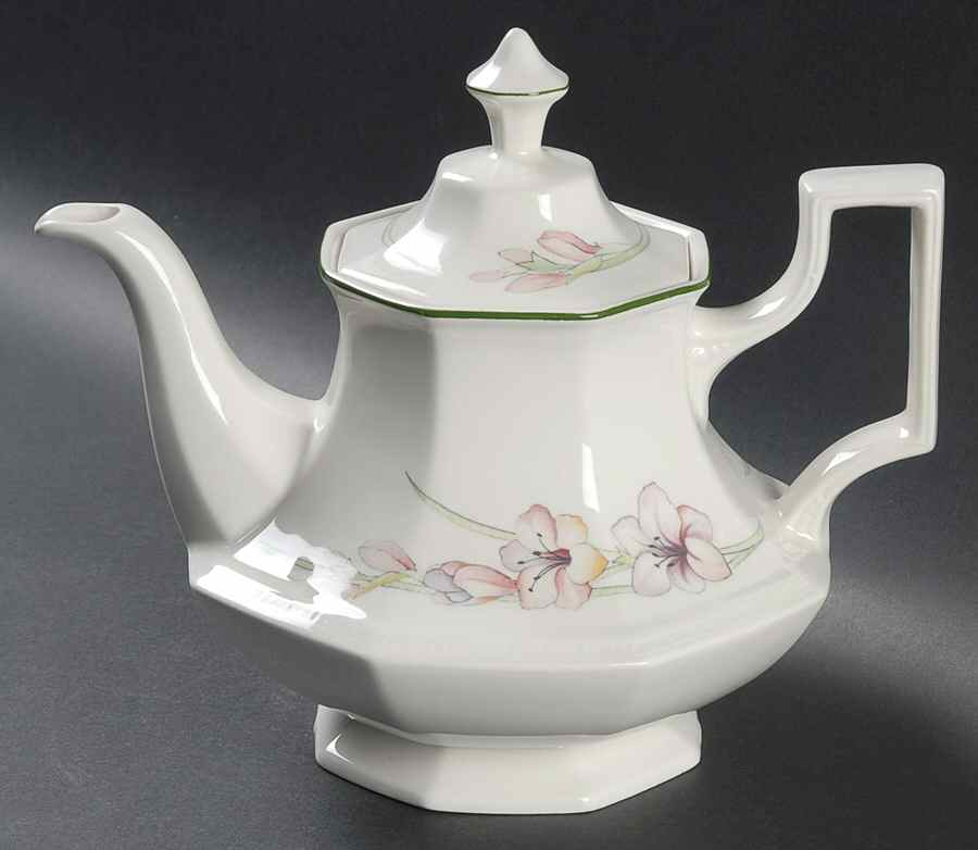 Sandringham Teapot & Lid by Johnson Brothers-1