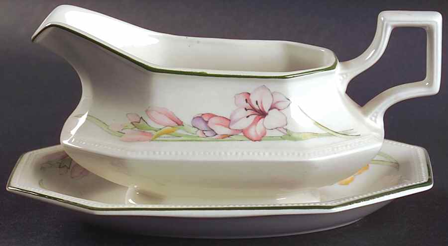 Sandringham Gravy Boat & Underplate by Johnson Brothers-1