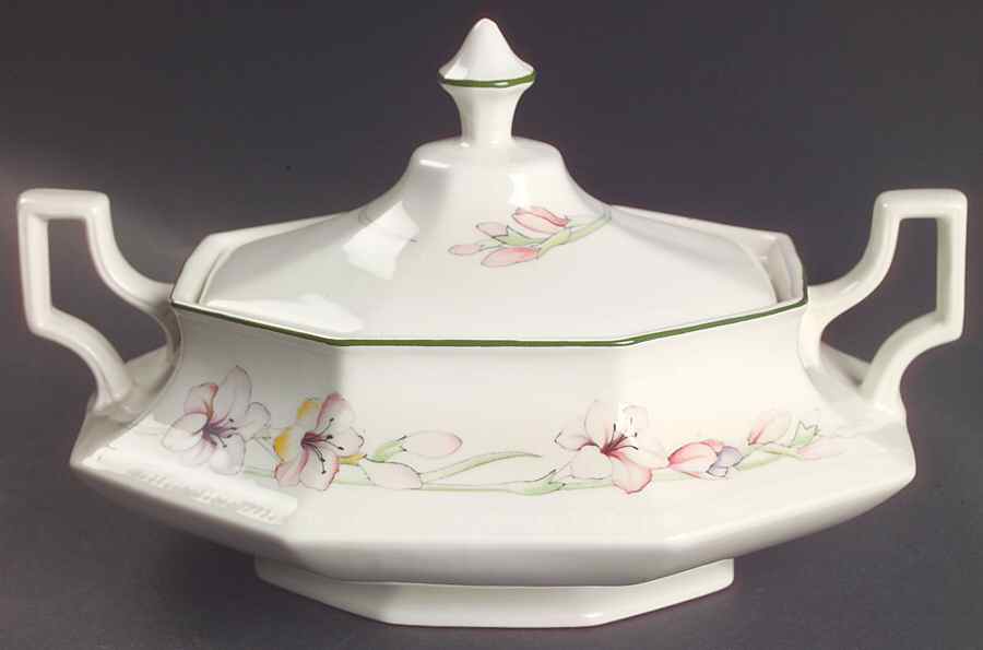 Sandringham Oval Covered Vegetable by Johnson Brothers-1