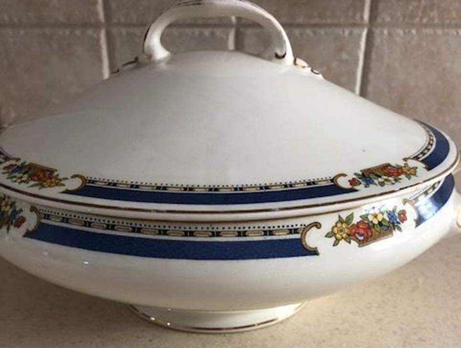 Seville Round Covered Vegetable by Johnson Brothers-1
