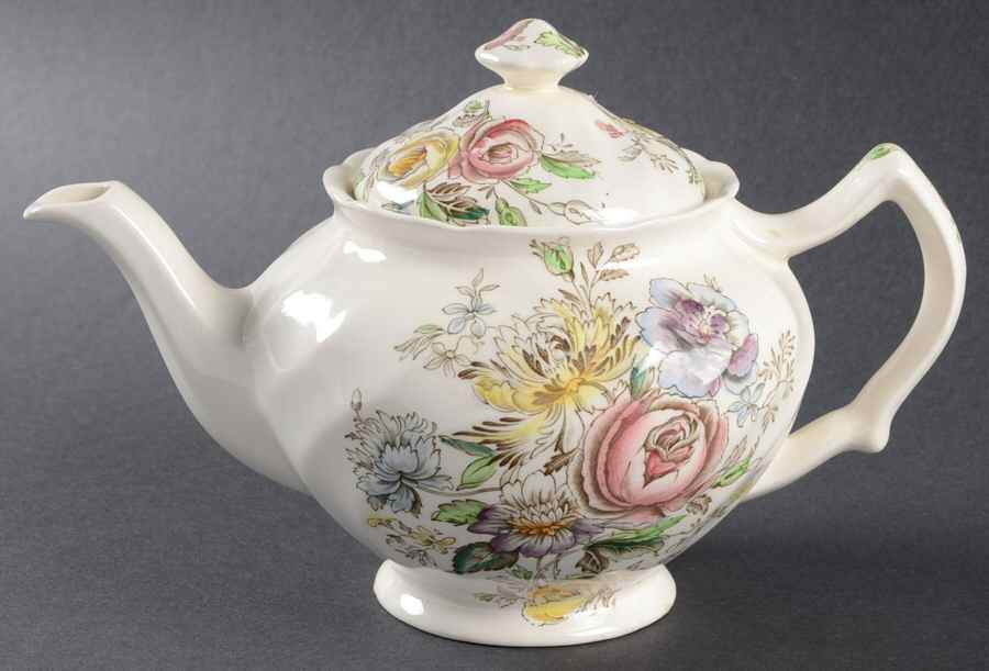 Sheraton (Floral Center) Small Teapot & Lid by Johnson Brothers-1