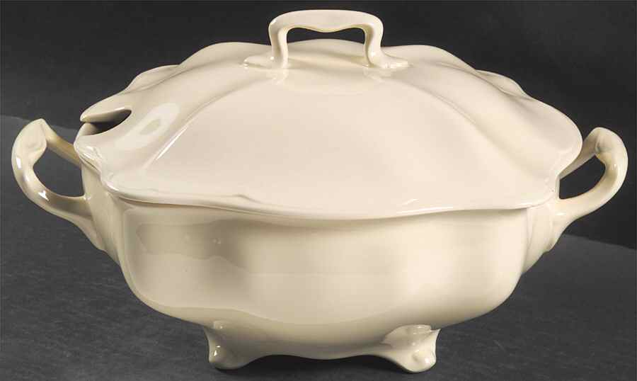 Sovereign Rectangular Tureen & Lid by Johnson Brothers-1