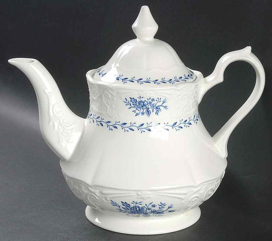 Springfield (Blue Flowers) Teapot & Lid by Johnson Brothers-1
