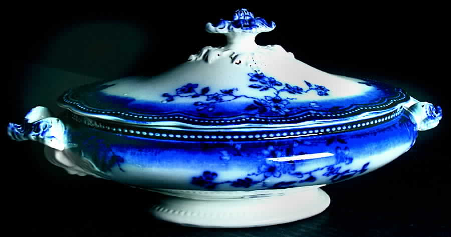 St Louis (Flow Blue) Oval Covered Vegetable by Johnson Brothers-1
