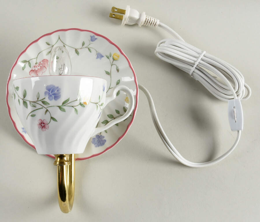 Summer Chintz (Made in England, Earthenware) 7 1/2"-7 3/4" Electric Wall Sconce HC by Johnson Brothers-1