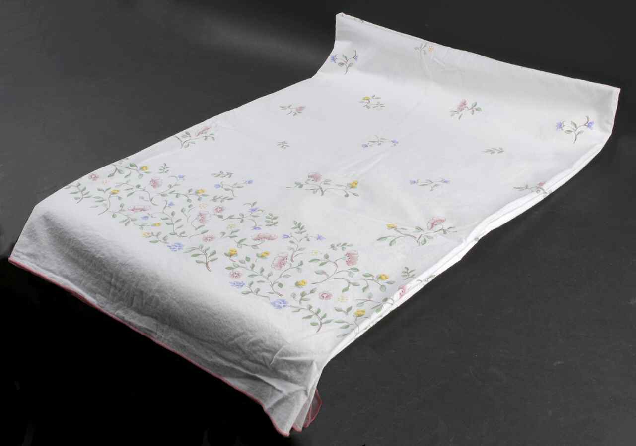 Summer Chintz (Made in England, Earthenware) 60" x 80" Rectangular Tablecloth by Johnson Brothers-1