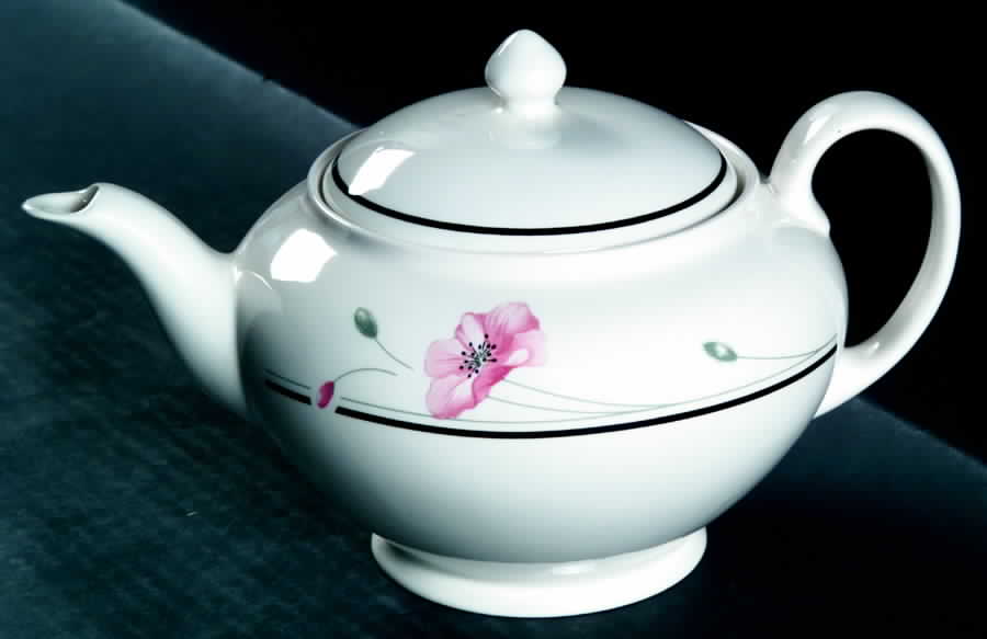 Summerfields Teapot & Lid by Johnson Brothers-1